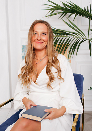 Анна Матари